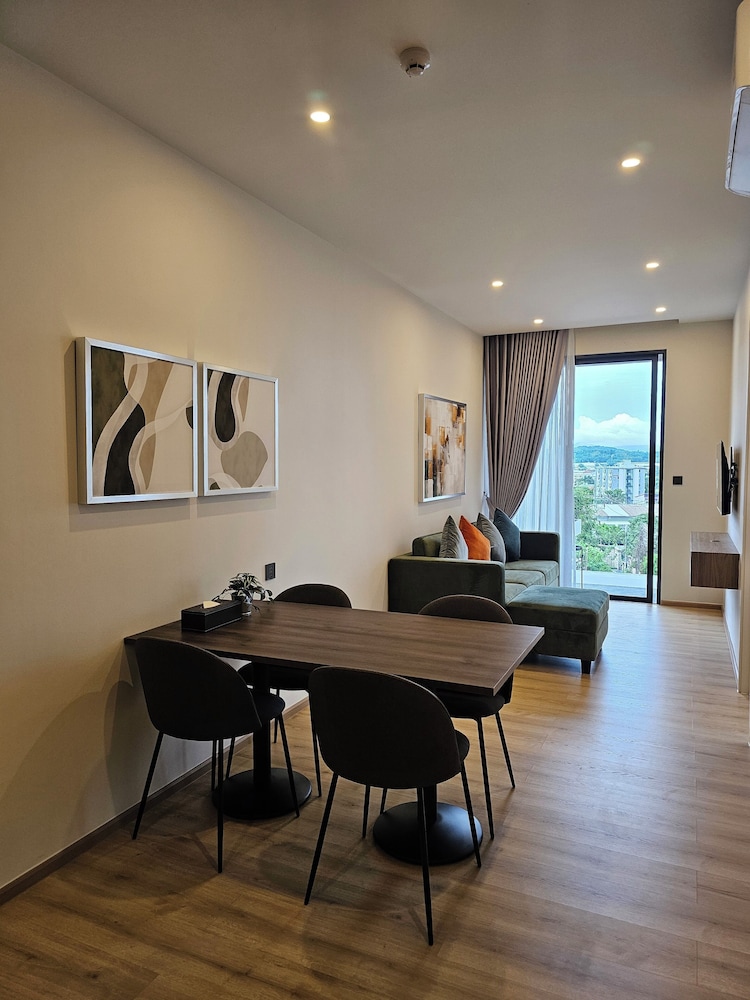 Premium Quadruple Room, Pool View