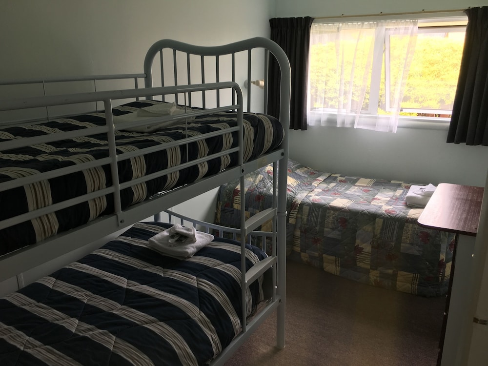 Dollarwise, Two Bedroom photo 2