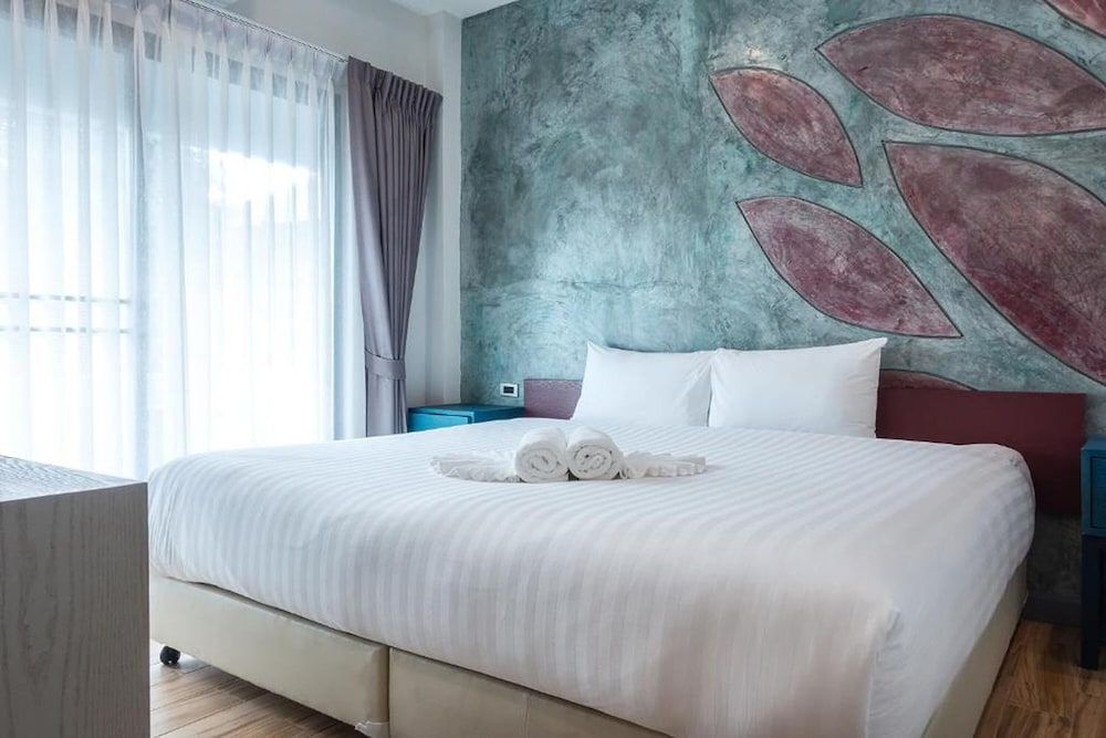 Deluxe Room - Photo 11