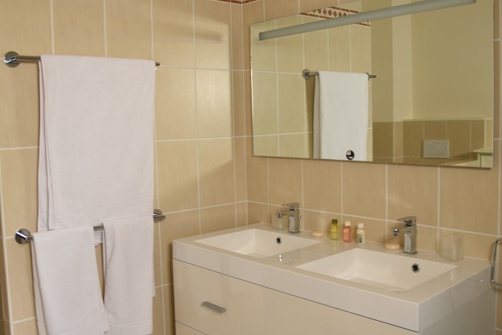 Double Room (La Baronne) photo 2
