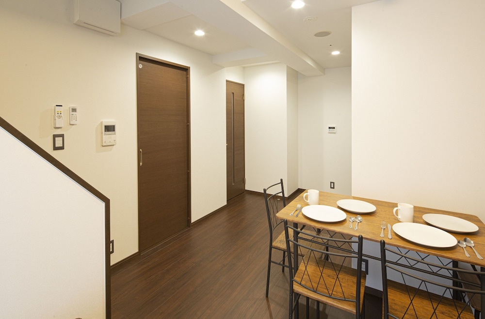 Suite, 1 Bedroom - Photo 18