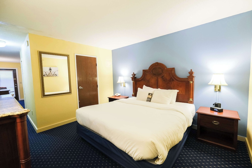 Superior Room, 1 King Bed, Balcony, Bay View - Photo 17