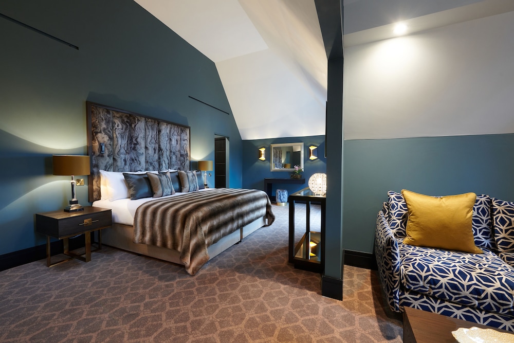 Junior Suite, 1 King Bed, Garden View - Photo 1