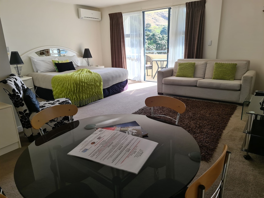 Deluxe Studio Oceanview