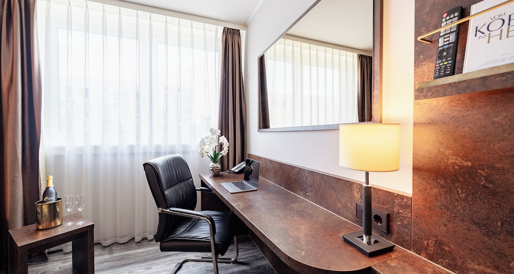 Comfort Double Room thumbnail 5