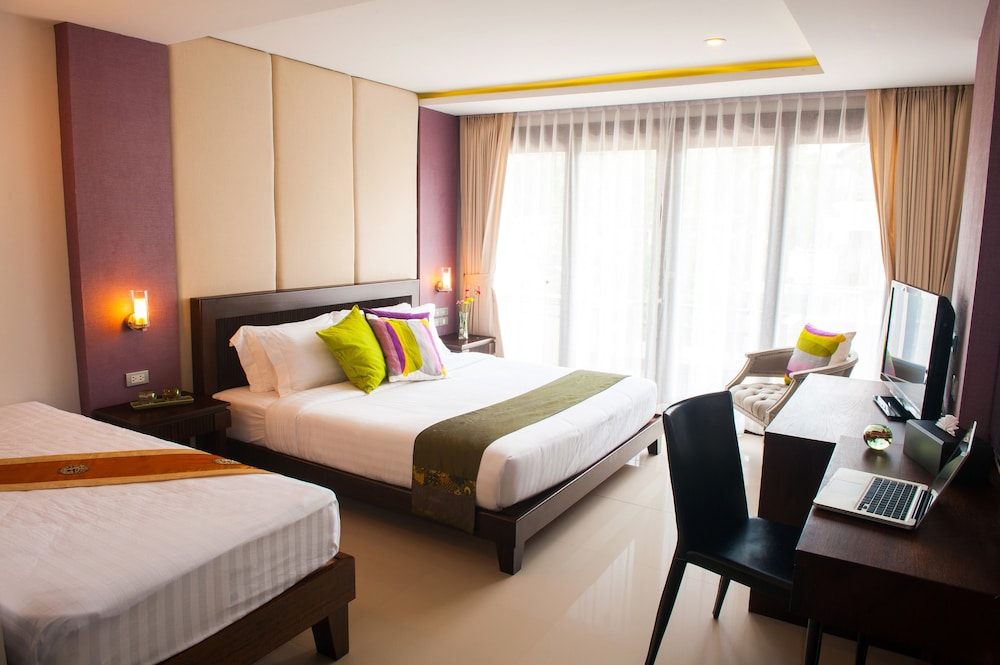 Premier Deluxe Room - Photo 2