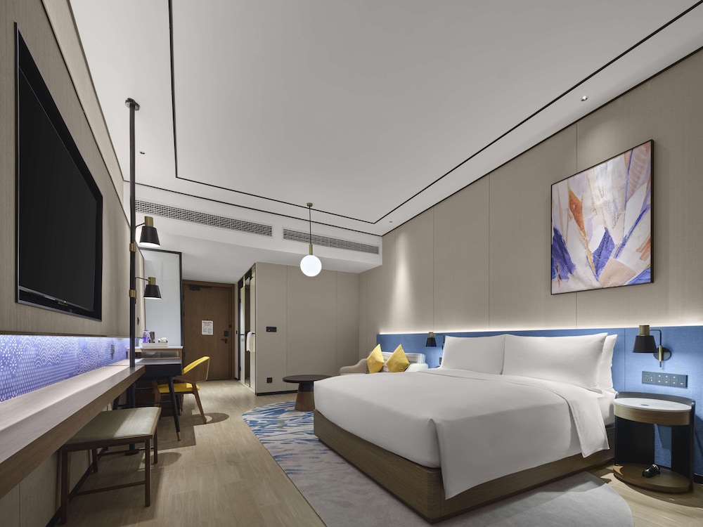 Room, 1 King Bed, Accessible photo 1