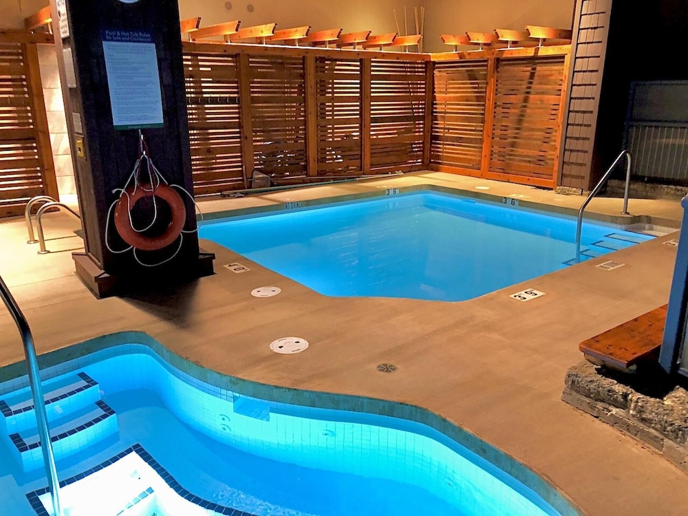 Whistler Village - Pool - Hot tub - Walk to Lifts, Zdjęcie 7