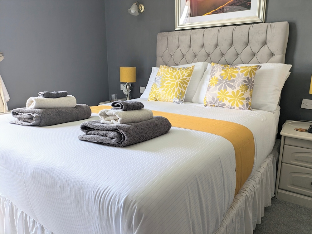 Classic Double Room (2)