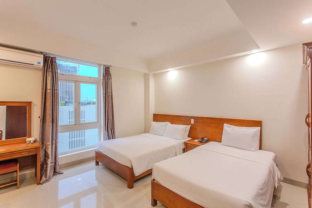 Deluxe Triple Room, City View