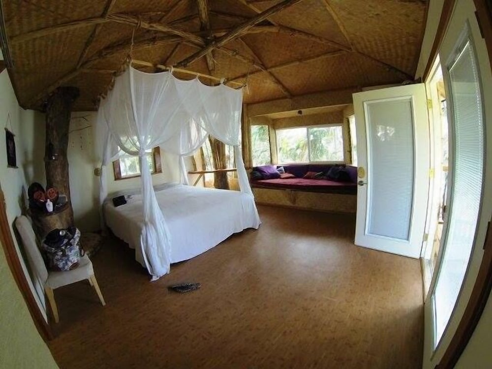 Bungalow - Waterfront 2