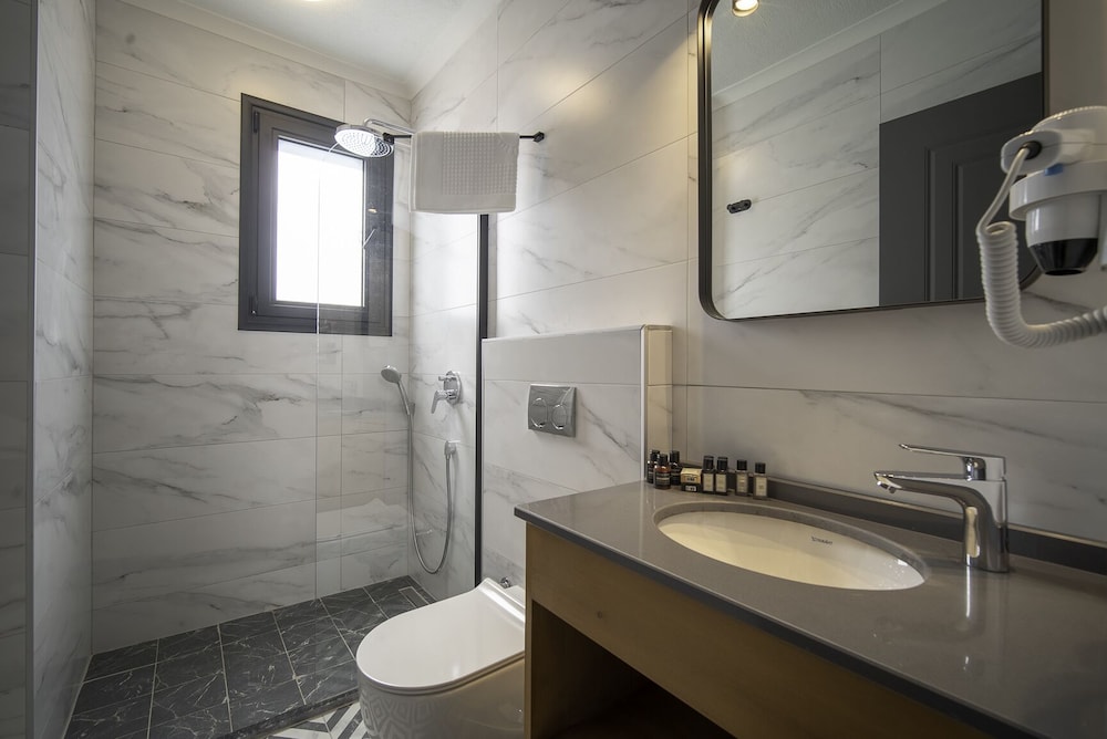 Standard Triple Room photo 2