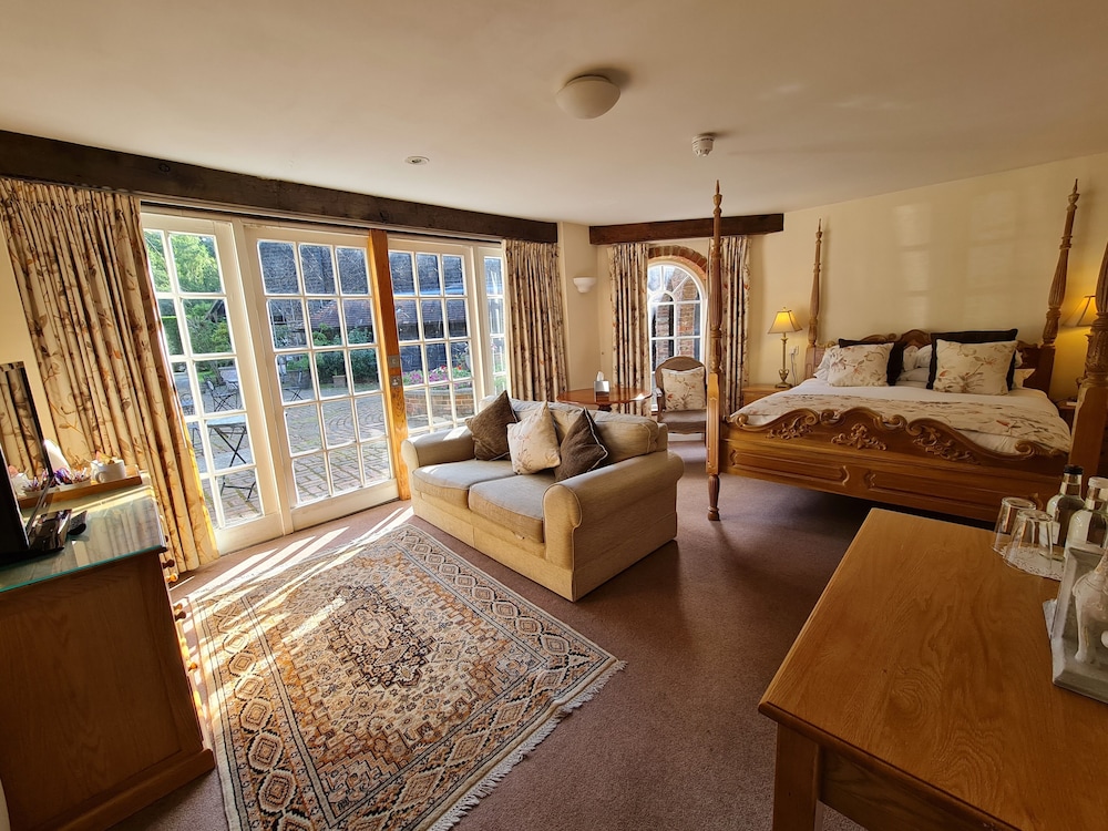 Basic Double Room photo 2