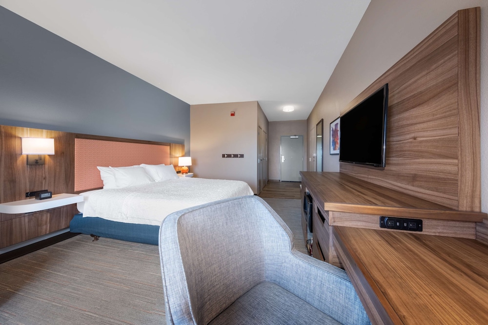 Room, 1 King Bed, Accessible (Hearing) - Photo 1