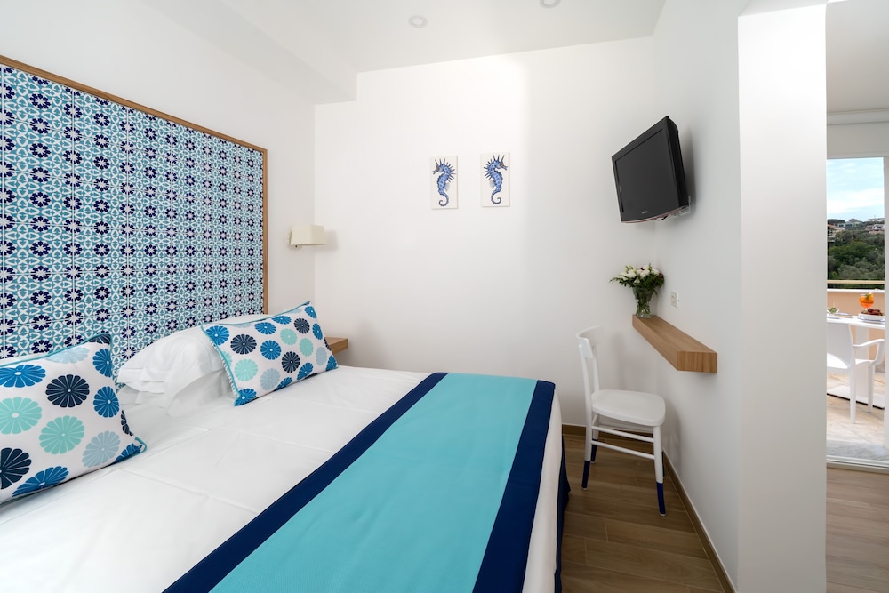 Standard Room, 1 King Bed, Terrace