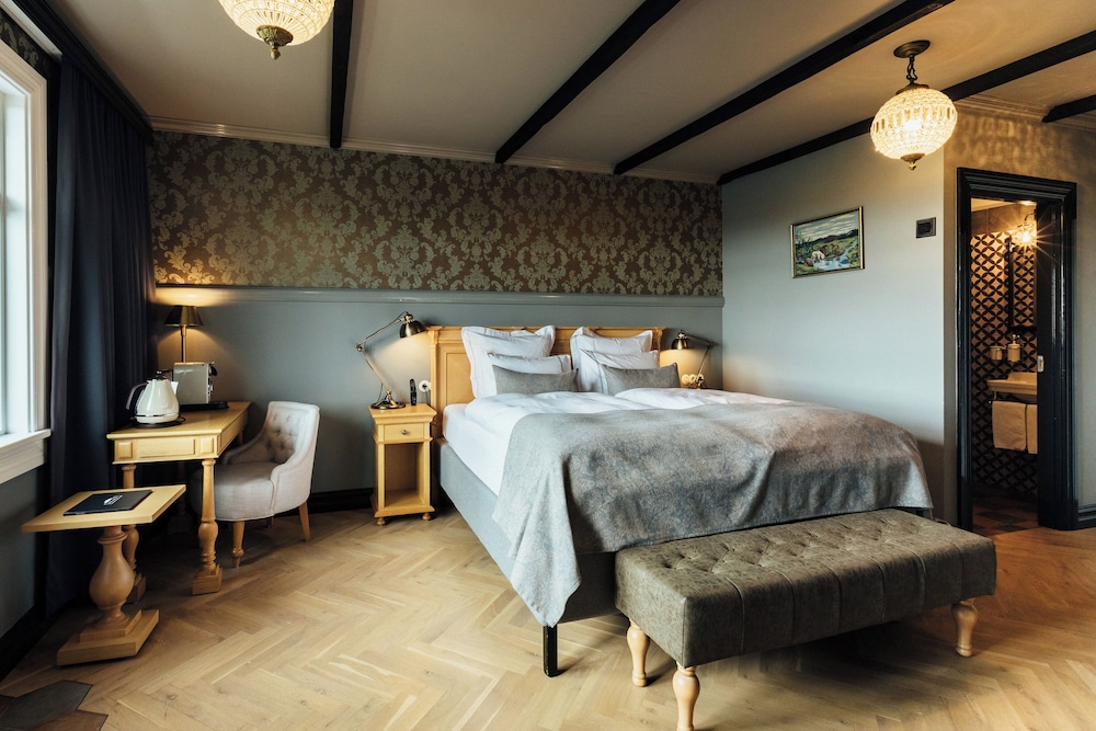 Grand Double or Twin Room, Private Bathroom photo 2
