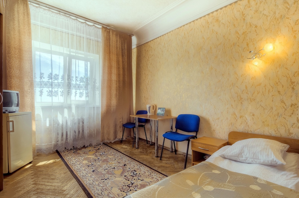 Economy Single Room, Shared Bathroom (Block)