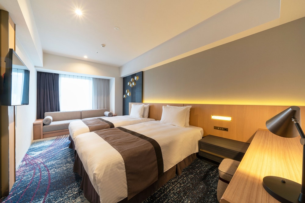 Superior Twin Room, Non Smoking (2 semi-double beds) - Photo 1