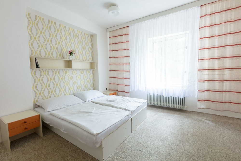 Traditional Suite, 1 Queen Bed, Garden View photo 1
