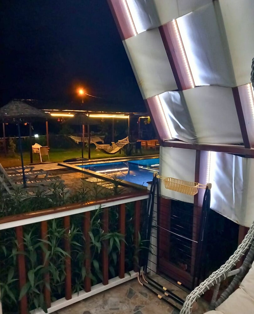 Deluxe Bungalow - Photo 9