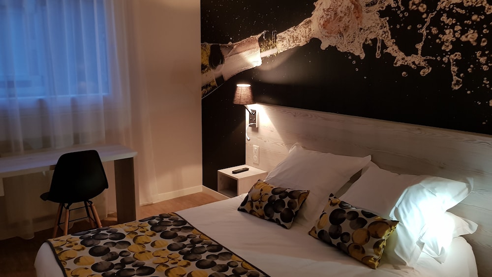 Standard Twin Room (with SAUNA access) photo 2