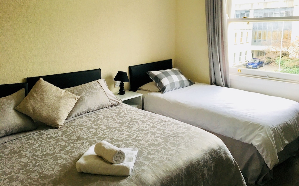 Family Room, Ensuite photo 1