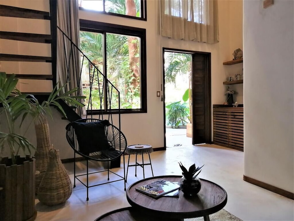 Luxury Room, 1 King Bed, Non Smoking, Pool View