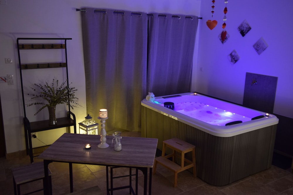Romantic Cottage, Hot Tub (L'Étoile Spa) - Photo 15