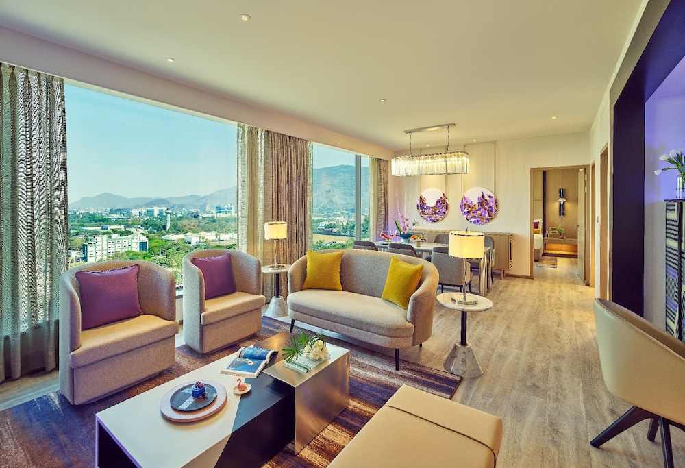 Vivanta Suite