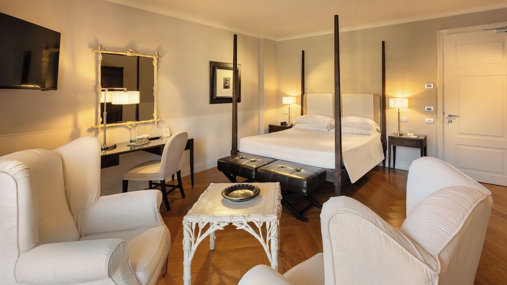 Junior Suite, 1 Queen Bed photo 1