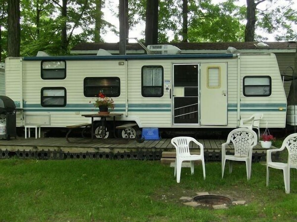 Standard Mobile Home (Large RV Trailer) photo 3