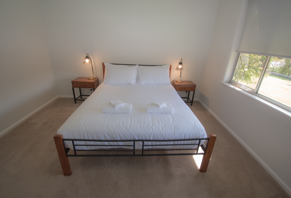 Summit Two Bedroom House photo 3