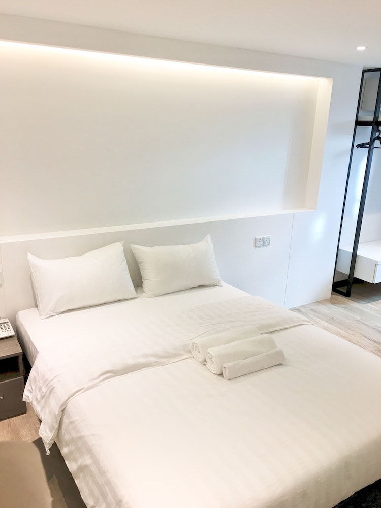 Standard Double Room - Photo 10