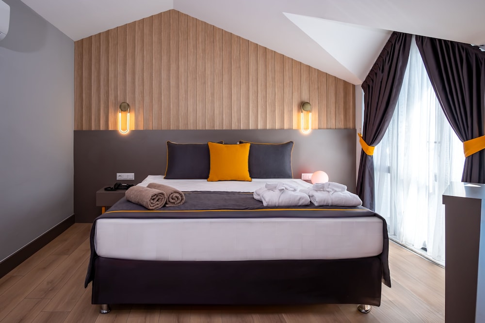 Standard Double or Twin Room photo 1