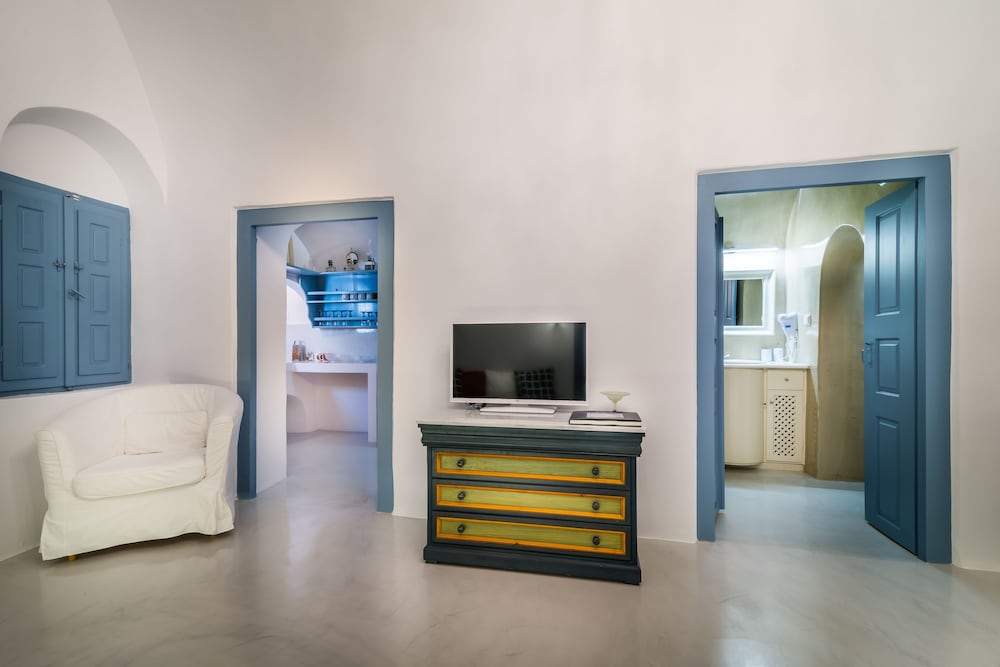 Suite (Master - Outdoor Private Jetted  Tub)