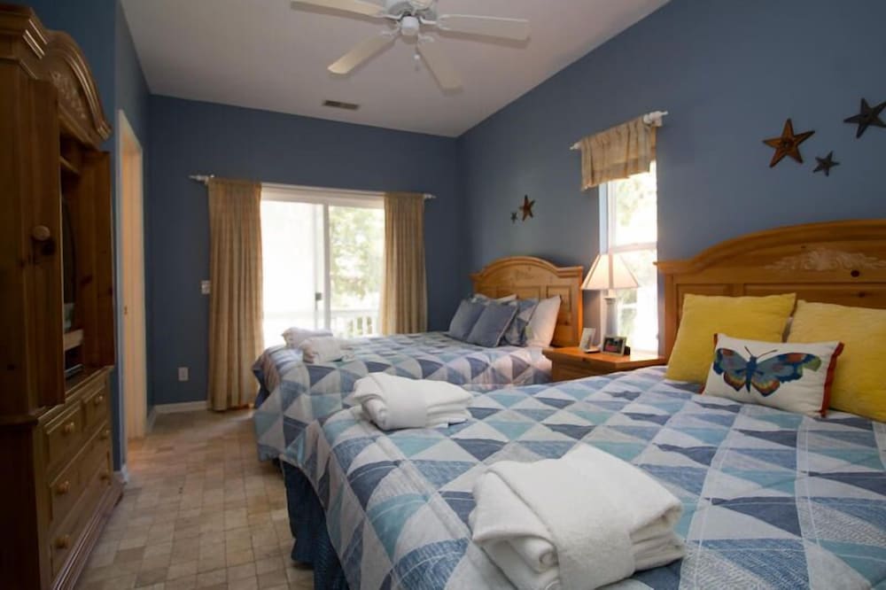 House, Multiple Beds, Balcony, Golf View photo 1