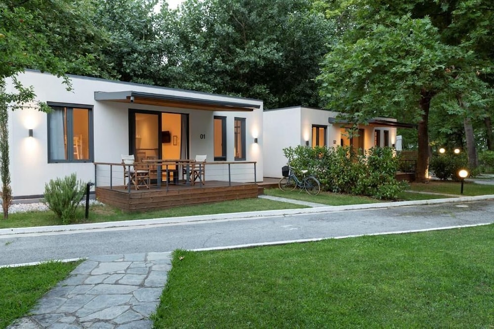 Family Cabin, Garden Area photo 2