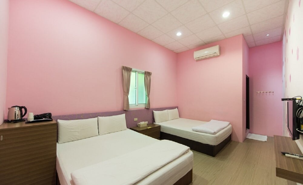 Honeymoon Quadruple Room photo 1