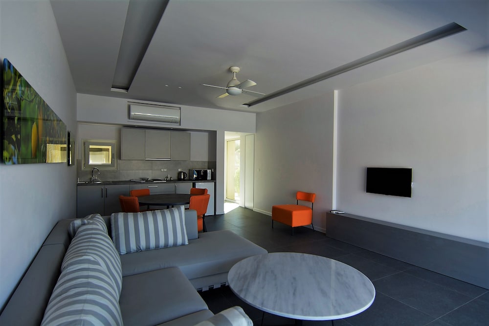 Deluxe Suite, Private Pool (Lavender)