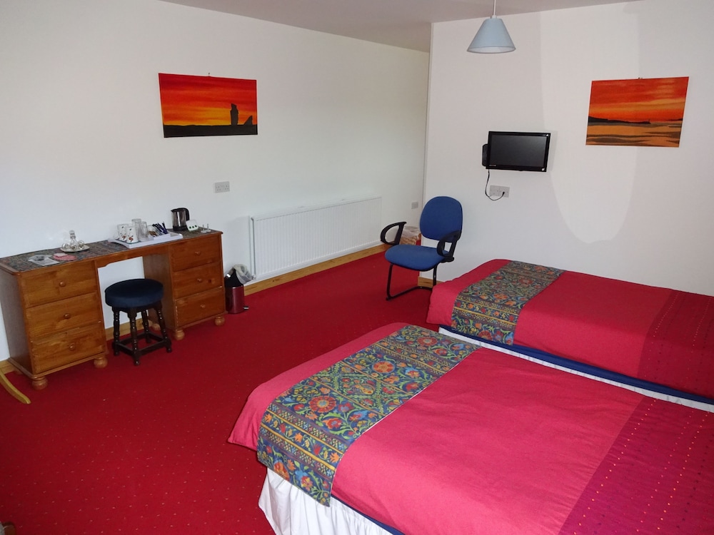 Standard Suite, 1 King Bed, Accessible photo 3