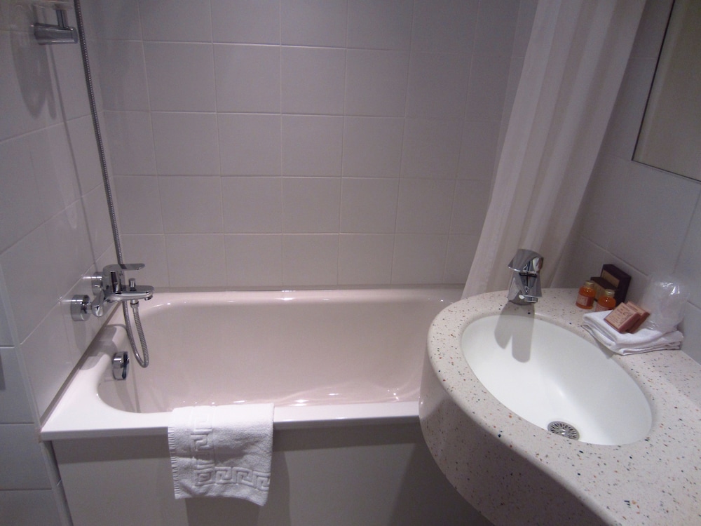 Grand Hôtel des Balcons - Photo 18
