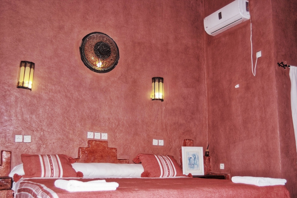 Traditional Triple Room, Private Bathroom - Photo 3