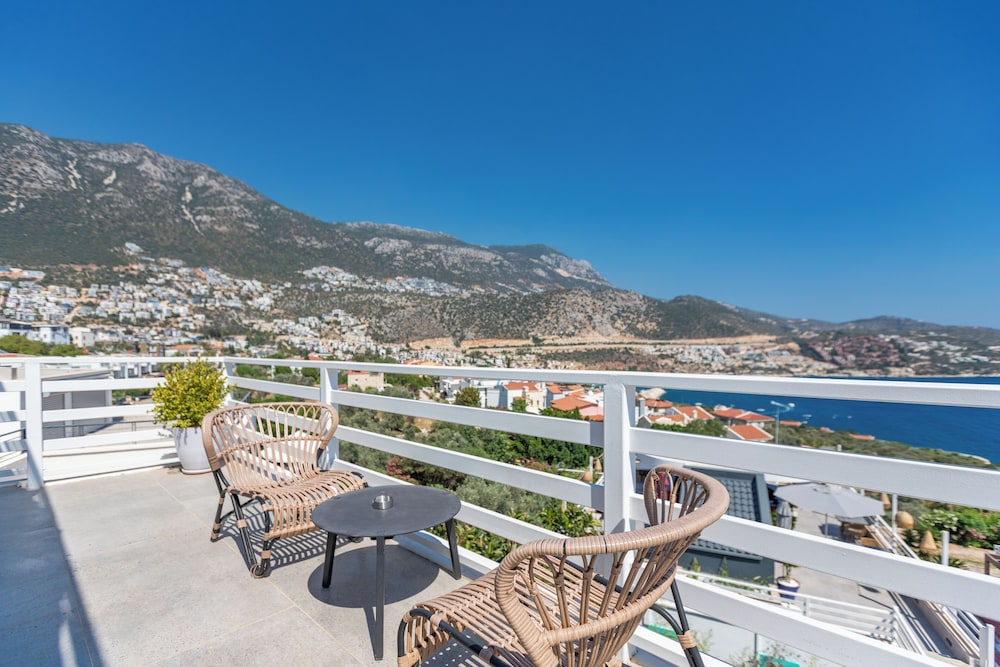 Penthouse Room, Jetted Tub, Sea View - Photo 33