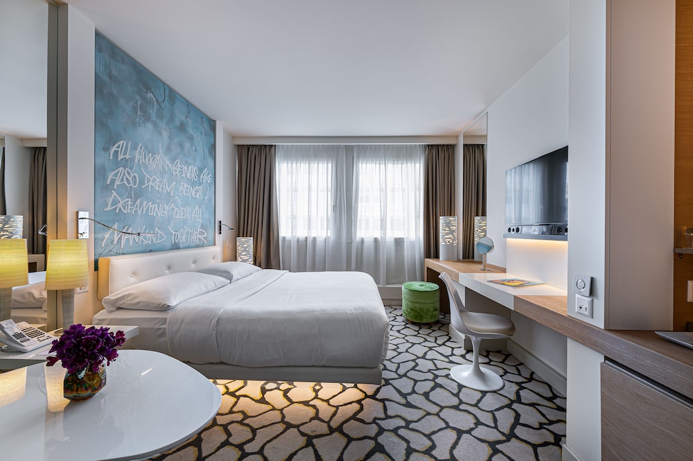 Standard Double or Twin Room - Photo 7