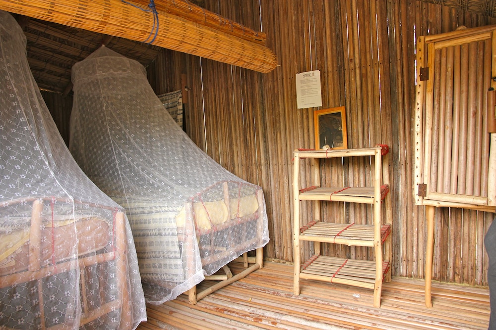 Traditional House, 2 Twin Beds photo 1