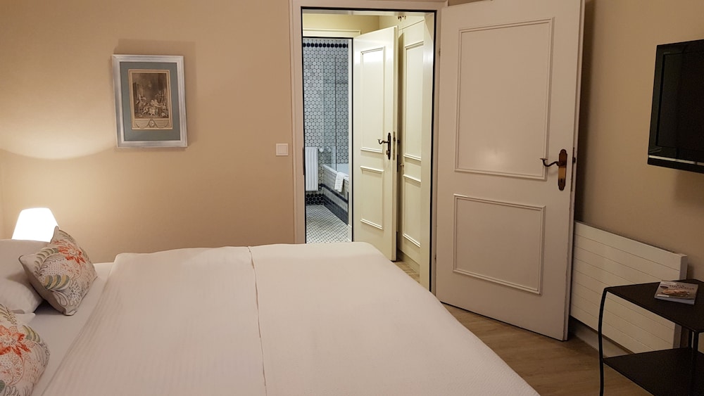 Comfort Room photo 2