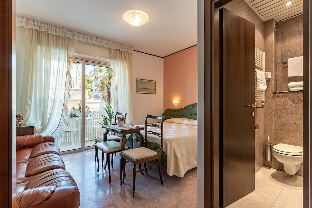 Classic Double or Twin Room photo 1