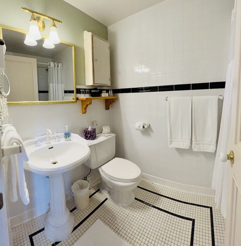 Traditional Room, 1 Queen Bed, Marina View, photo 6