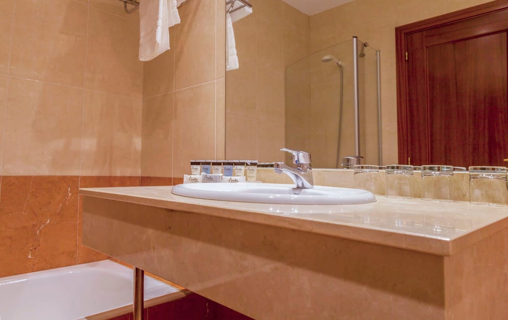 Triple Room - Photo 5