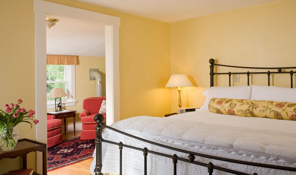 Nickerson Deluxe Whirlpool Suite photo 2